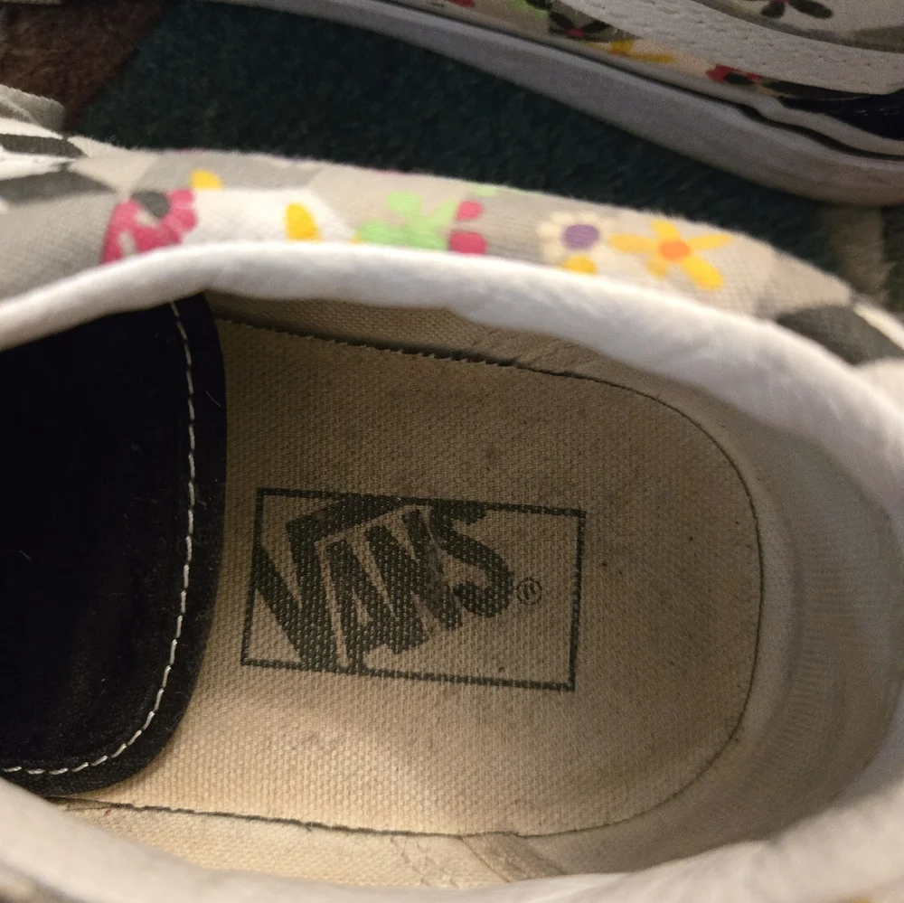 Vans Black and White Floral Sneakers - Picture 4 of 6